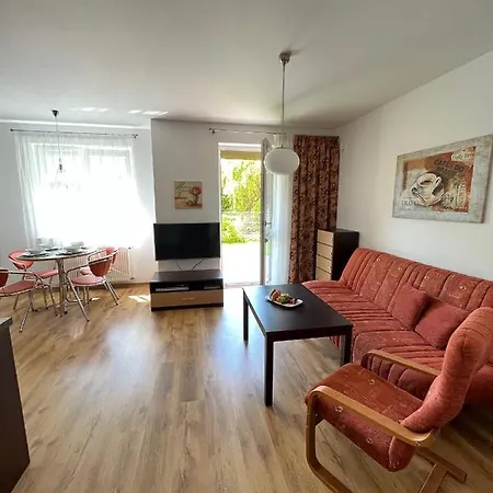 Apartment Z Garazem I Ogrodem *