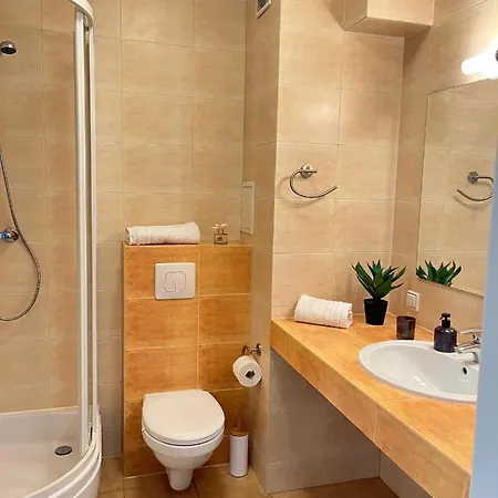 Apartment Z Garazem I Ogrodem Kolobrzeg