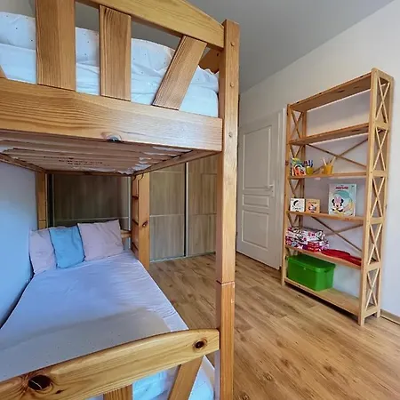 Apartment Z Garazem I Ogrodem *