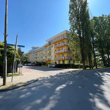 Apartment Z Garazem I Ogrodem