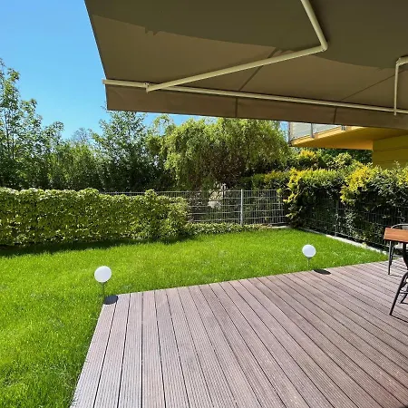 Z Garazem I Ogrodem Appartamento