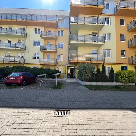 Appartamento Z Garazem I Ogrodem