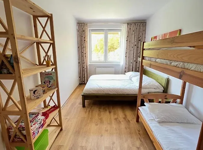 Z Garazem I Ogrodem Lejlighed