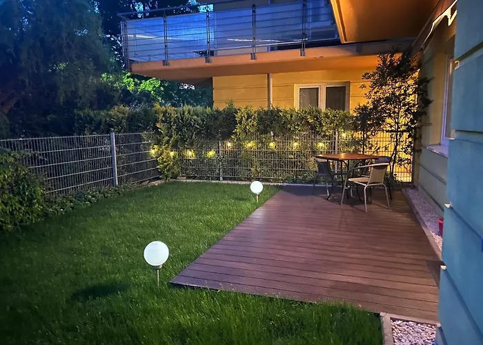 Z Garazem I Ogrodem *